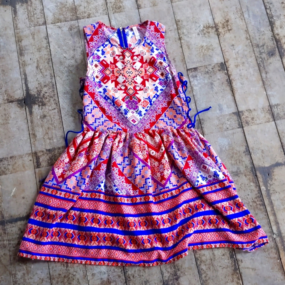 Women's knee length sleeveless dress
